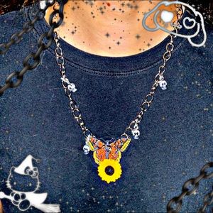 Fits all necks! Contact for wider necks <3